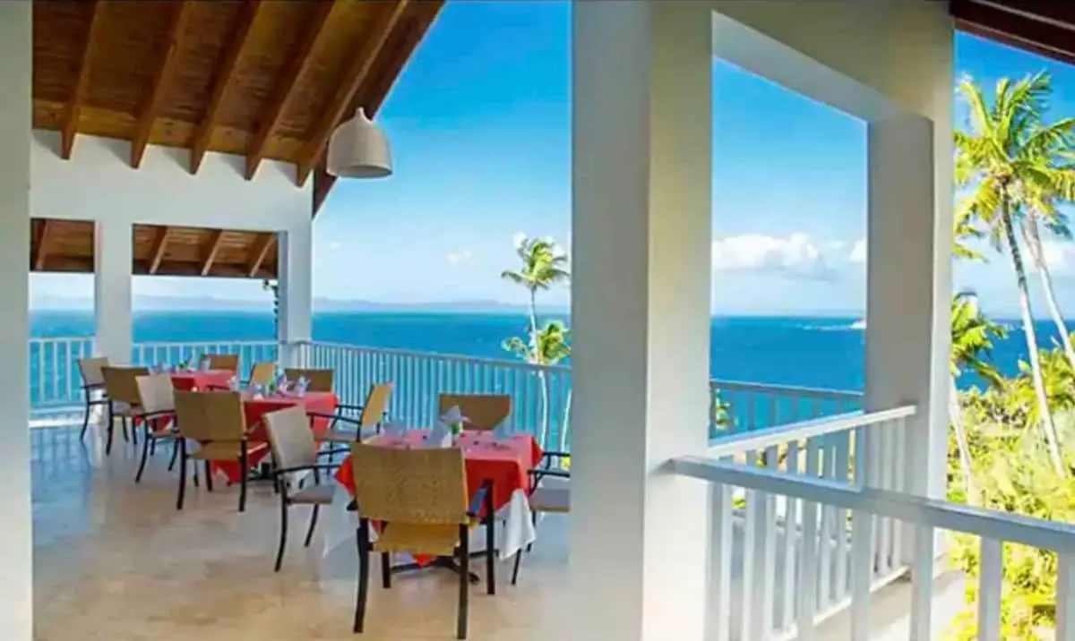 XIV-301 Oceanfront Retreat, apartment for rent at Vista Mare, Samaná – photo 4 of 14